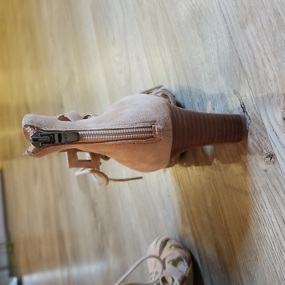 Marc Fisher Womens Blush Pink Suede Lace Up Sandal Heels shoes Sandals - Picture 8 of 12